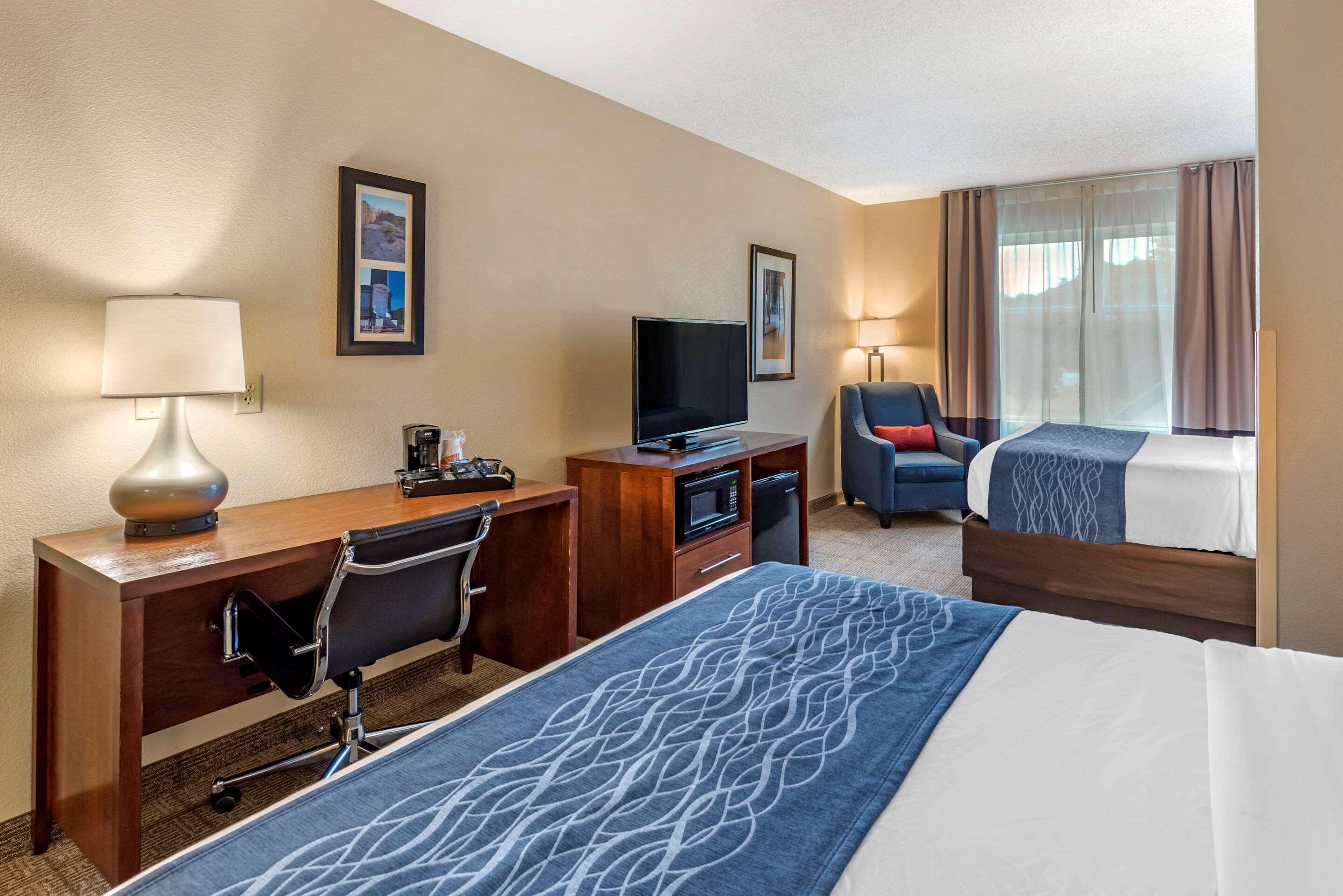 Comfort Inn & Suites Virginia Beach - Norfolk Airport Екстериор снимка