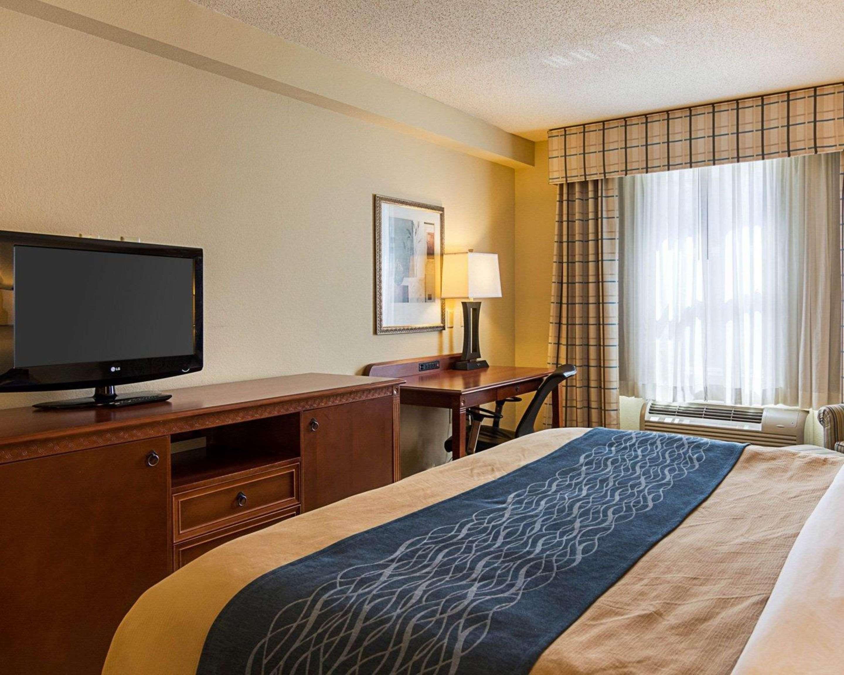 Comfort Inn & Suites Virginia Beach - Norfolk Airport Екстериор снимка