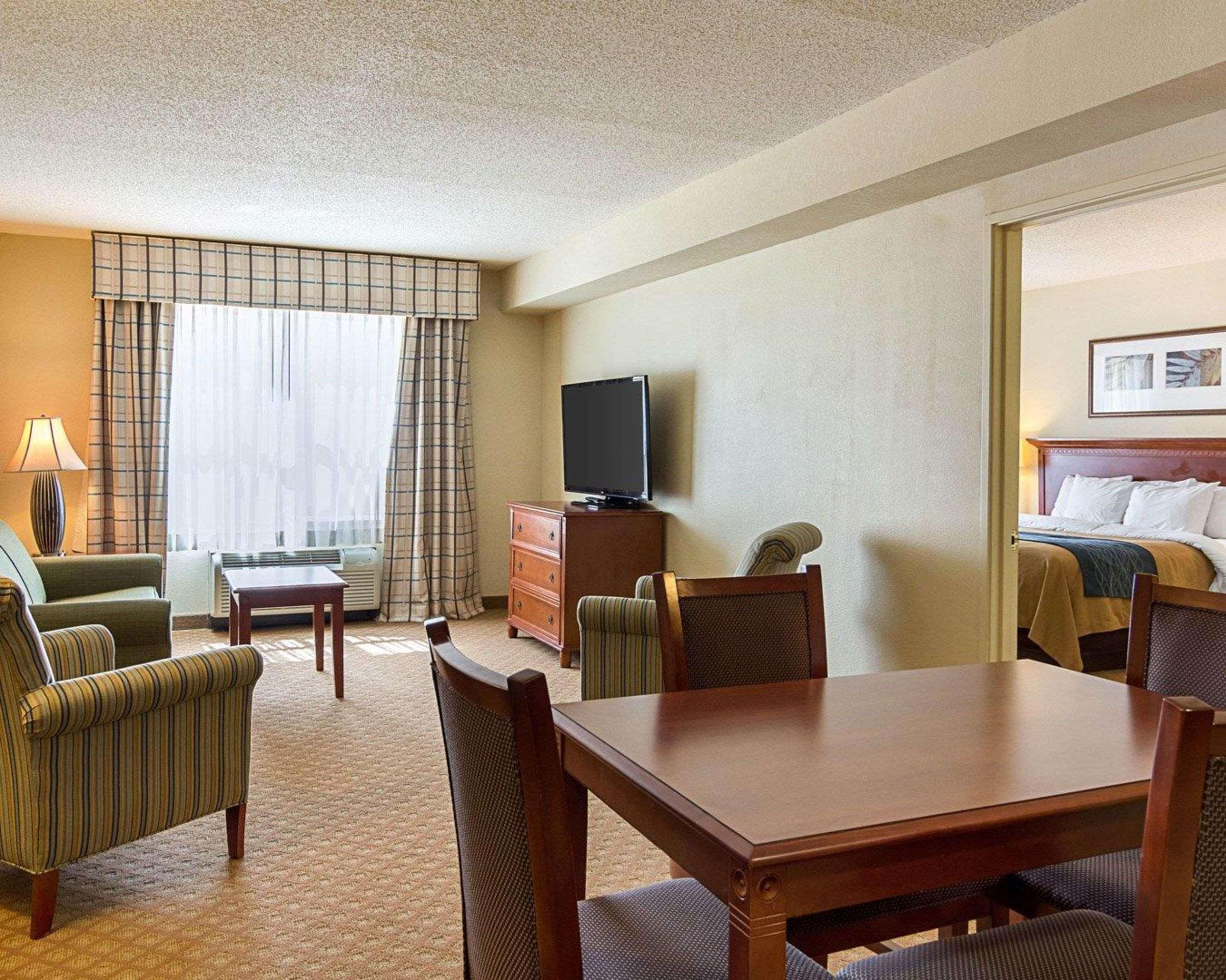 Comfort Inn & Suites Virginia Beach - Norfolk Airport Екстериор снимка