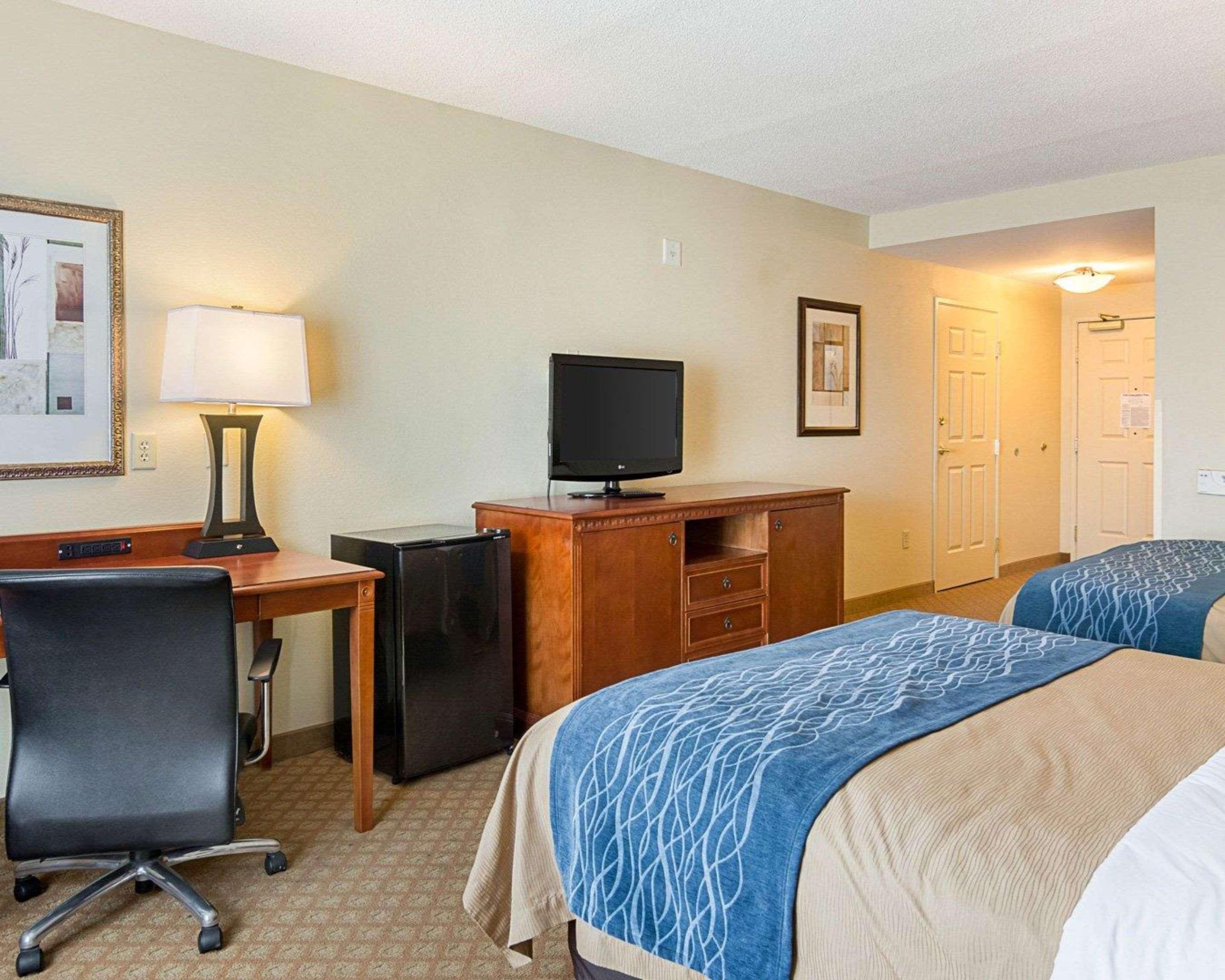 Comfort Inn & Suites Virginia Beach - Norfolk Airport Екстериор снимка