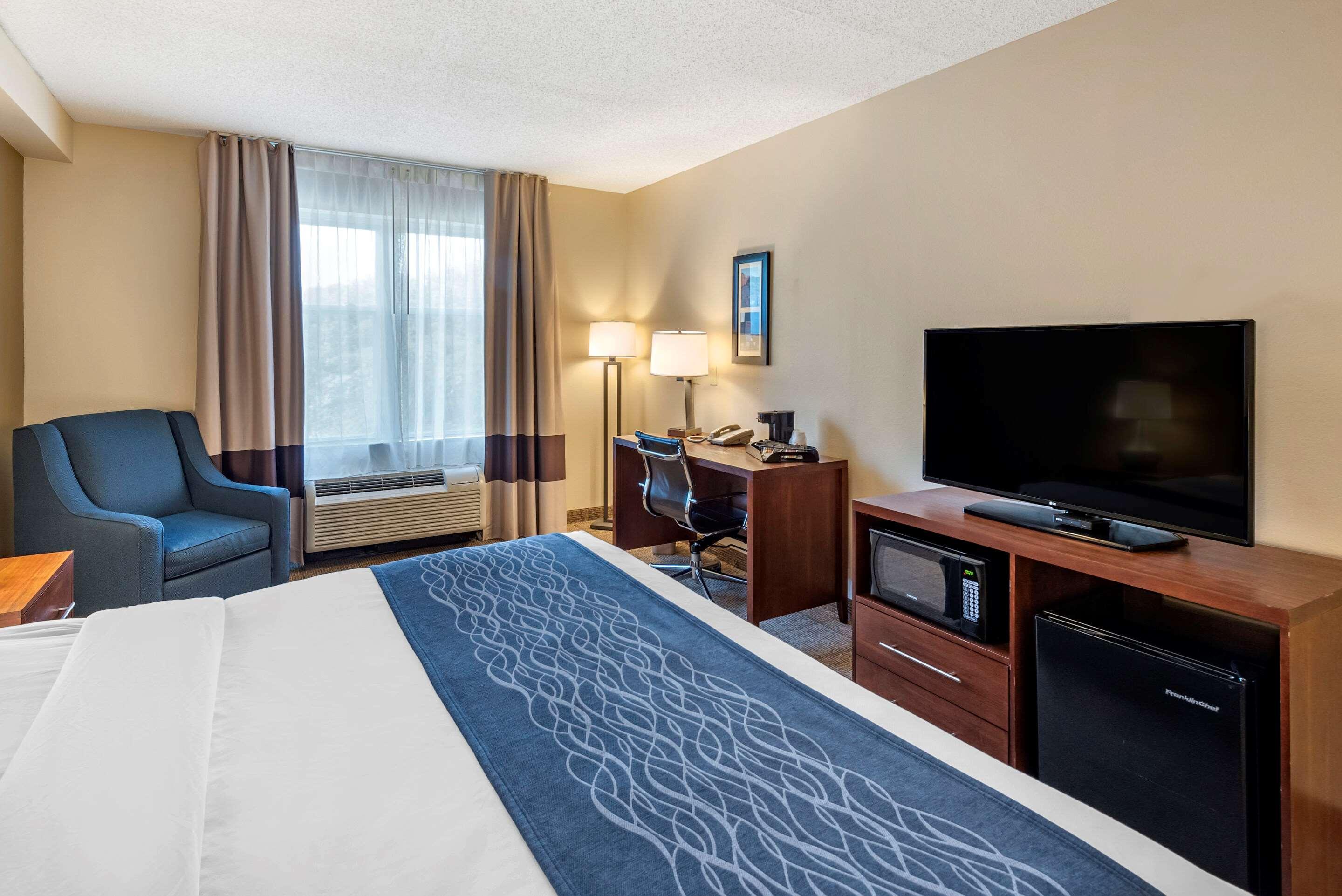 Comfort Inn & Suites Virginia Beach - Norfolk Airport Екстериор снимка